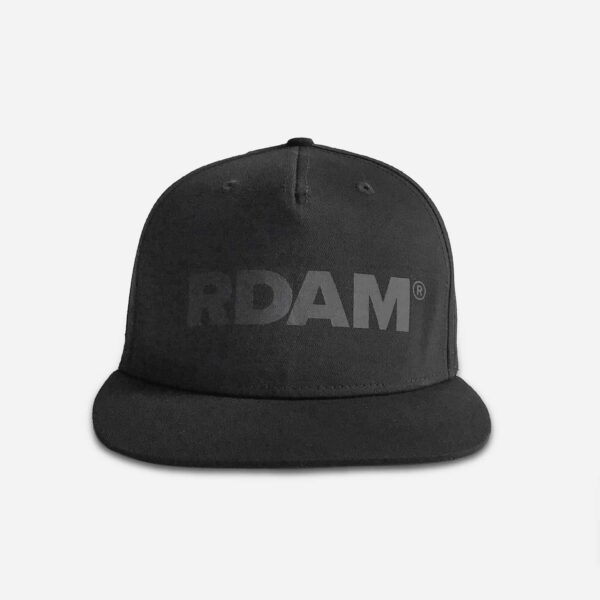 De RDAM®  Flat Cap Zwart op Zwart
