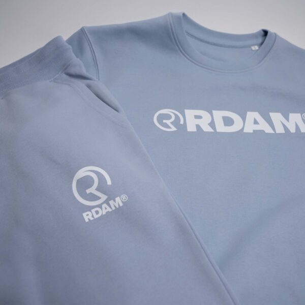 RDAM® | Iconic Essential op Serene Blue | Trainingspak
