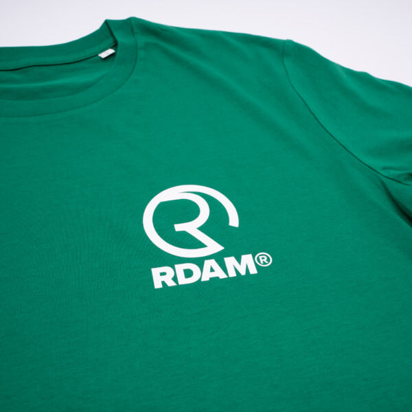 RDAM® | Classic Iconic Wit op Groen | T-Shirt