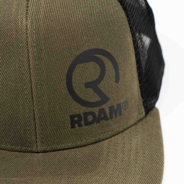 RDAM® Trucker Cap Zwart op Khaki Groen